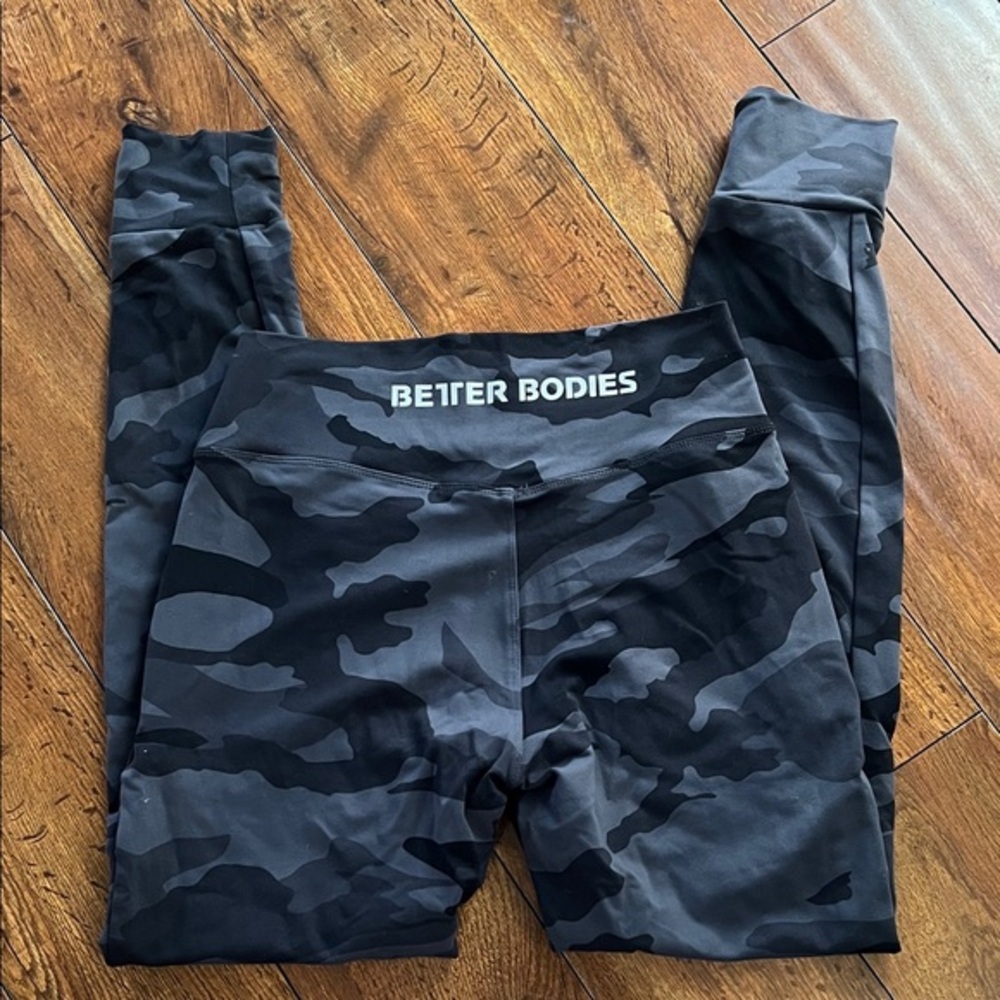 BETTER BODIES Camo Joggers